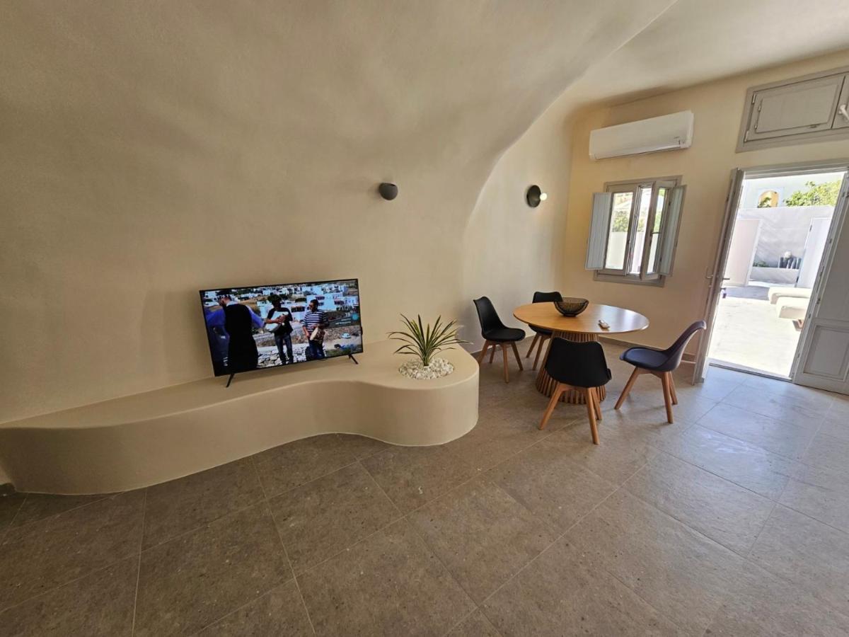 Petroma Cave Suites Vourvoúlos Exterior photo
