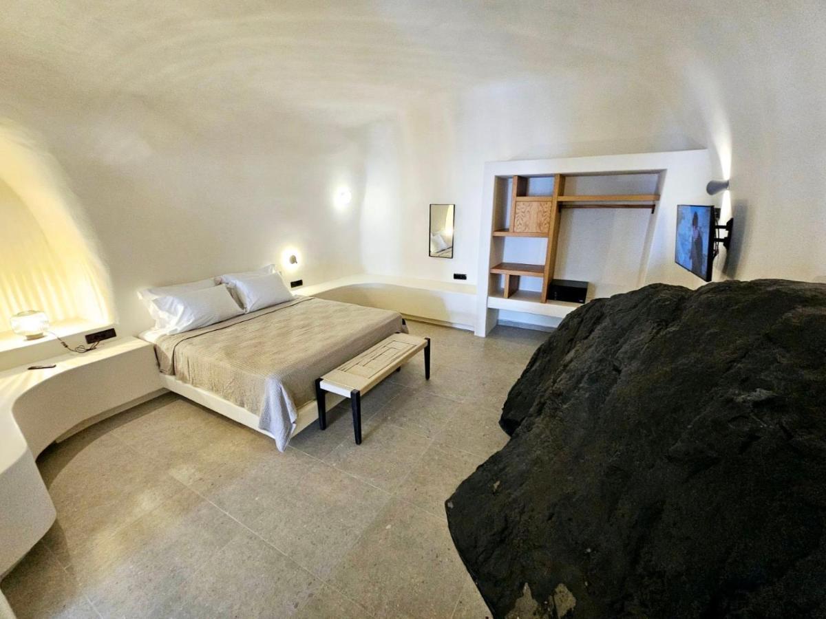 Petroma Cave Suites Vourvoúlos Exterior photo