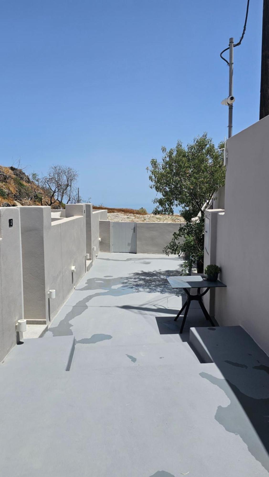 Petroma Cave Suites Vourvoúlos Exterior photo